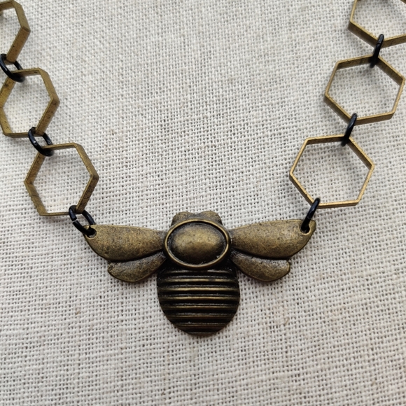Vintage Jewelry - OOAK hand crafted bee necklace